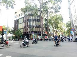 Bán toà nhà mặt tiền phường Nguyễn Cư Trinh, Quận 1, ngang 11m, 5 tầng, HĐT: 8.000$/th, Chỉ 62 Tỷ